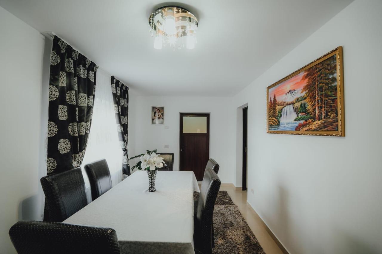 Casa Andreea Si Grigore Ursu บอร์ชา ภายนอก รูปภาพ